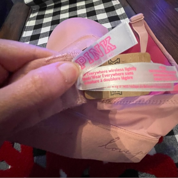 PINK Wireless Bra - Picture 5 of 5